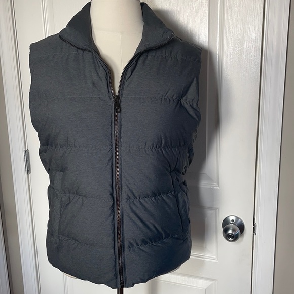 Michael Kors Jackets & Blazers - MICHAEL KORS GRAY PUFFER VEST LOOKS NEW 💜